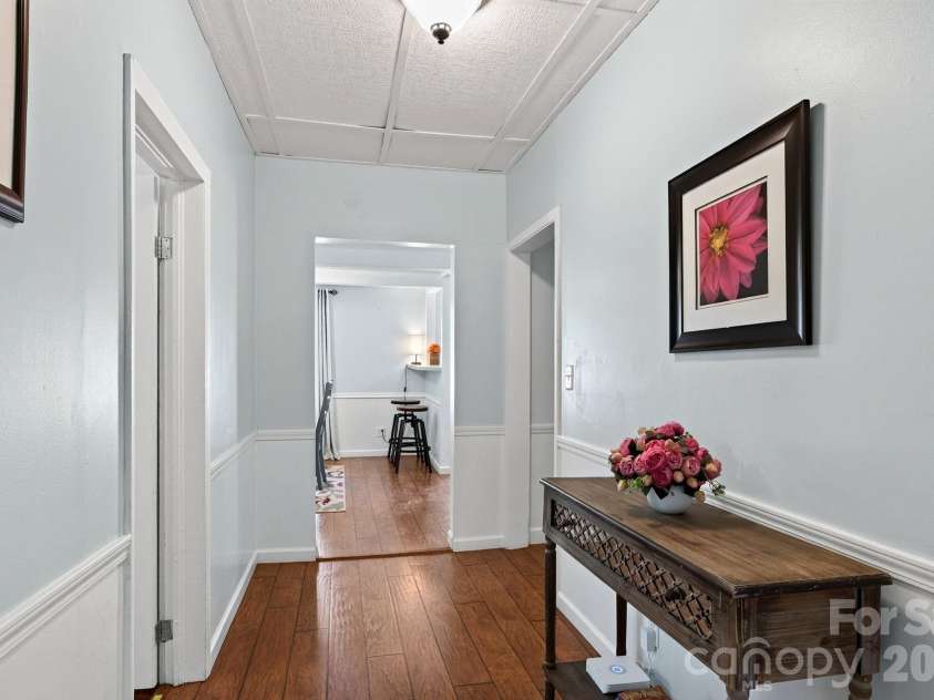 23 Maxwell Road, Asheville, NC 28805.  MLS# CAR4421518, YatesRealty ID 49871. Interior Hallway to Kitchen/Dining