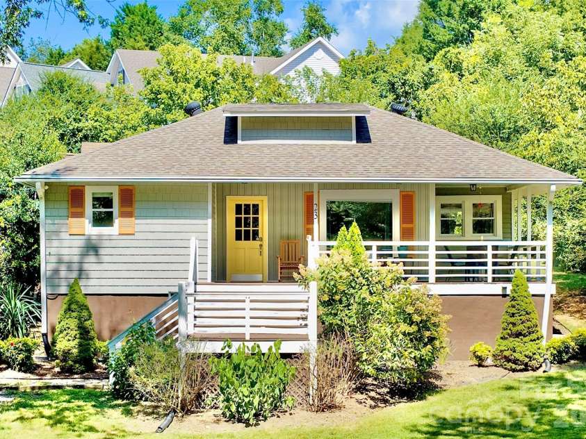 23 Maxwell Road, Asheville, NC 28805.  MLS# CAR4421518, YatesRealty ID 49871. Welcome to 23 Maxwell