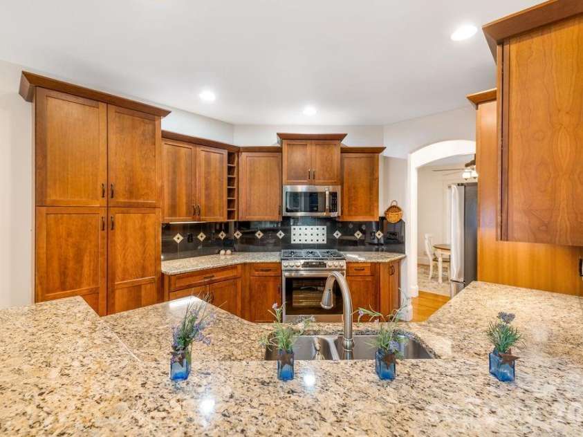 151 Hillside Drive, Swannanoa, NC 28778.  MLS# CAR4418957, YatesRealty ID 49872. Kitchen