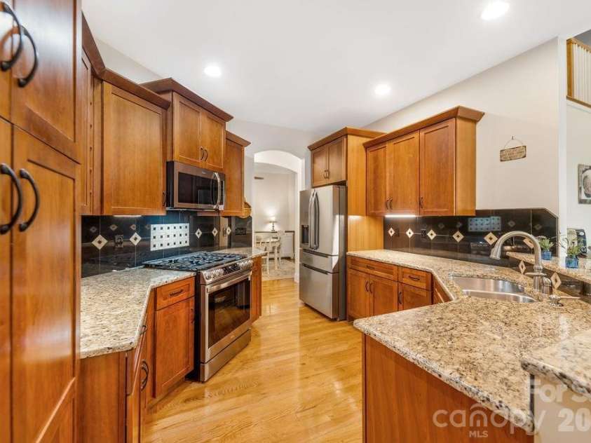 151 Hillside Drive, Swannanoa, NC 28778.  MLS# CAR4418957, YatesRealty ID 49872. Kitchen