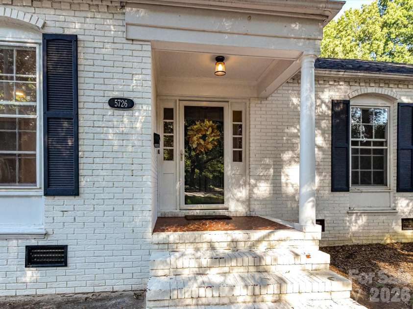 5726 Sharon Road, Charlotte, NC 28210.  MLS# CAR4422801, YatesRealty ID 49873. Entrance