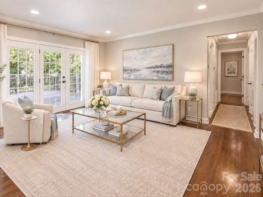 5726 Sharon Road, Charlotte, NC 28210.  MLS# CAR4422801, YatesRealty ID 49873. Family Room - Virtually Staged