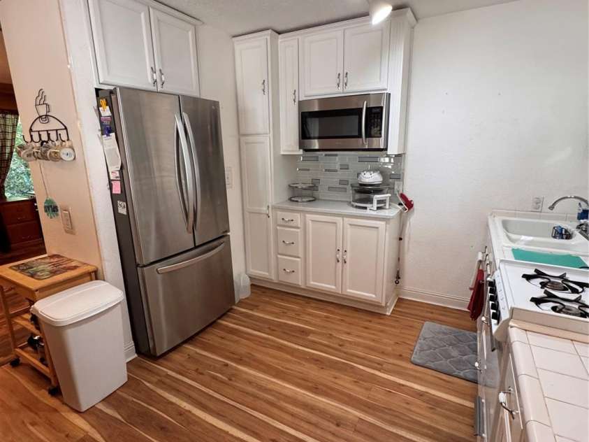 488 Hemlock Loop, Newland, NC 28657.  MLS# CAR4422923, YatesRealty ID 49875. 