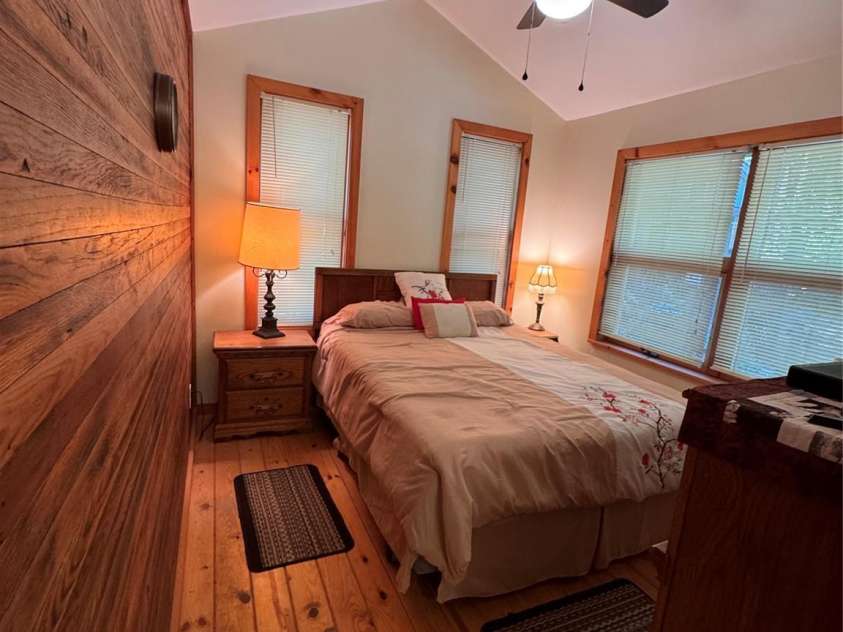 488 Hemlock Loop, Newland, NC 28657.  MLS# CAR4422923, YatesRealty ID 49875. 