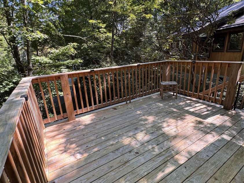 488 Hemlock Loop, Newland, NC 28657.  MLS# CAR4422923, YatesRealty ID 49875. 