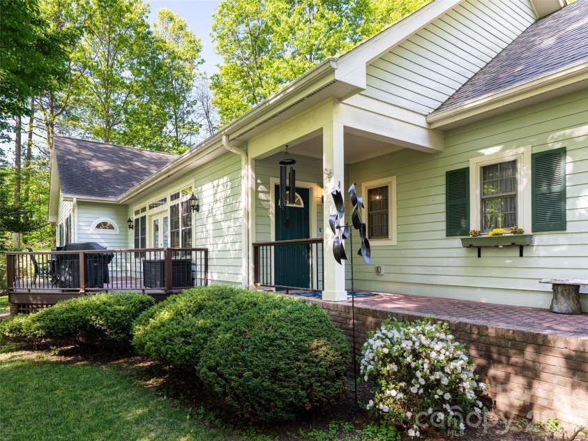 4 Dogwood Glen Circle, Etowah, NC 28729.  MLS# CAR4423039, YatesRealty ID 49877. 