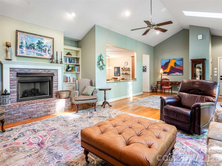 4 Dogwood Glen Circle, Etowah, NC 28729.  MLS# CAR4423039, YatesRealty ID 49877. 
