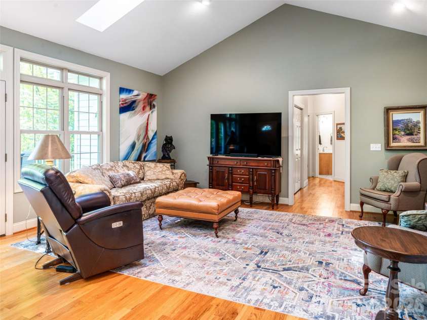 4 Dogwood Glen Circle, Etowah, NC 28729.  MLS# CAR4423039, YatesRealty ID 49877. 