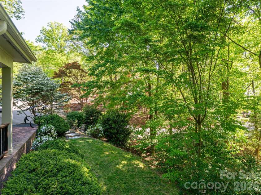 4 Dogwood Glen Circle, Etowah, NC 28729.  MLS# CAR4423039, YatesRealty ID 49877. 