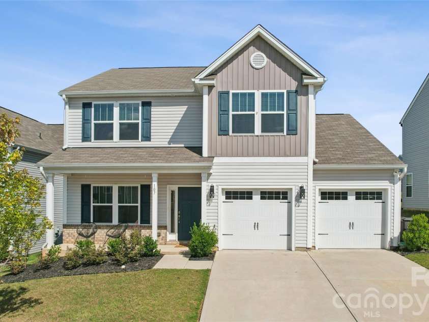 107 Mooring Drive, Statesville, NC 28677.  MLS# CAR4422661, YatesRealty ID 49878. 