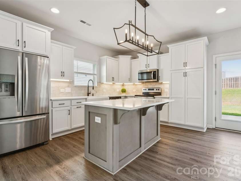 107 Mooring Drive, Statesville, NC 28677.  MLS# CAR4422661, YatesRealty ID 49878. 