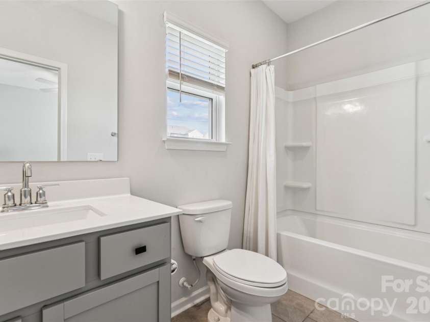 107 Mooring Drive, Statesville, NC 28677.  MLS# CAR4422661, YatesRealty ID 49878. 
