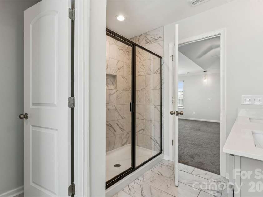 107 Mooring Drive, Statesville, NC 28677.  MLS# CAR4422661, YatesRealty ID 49878. 