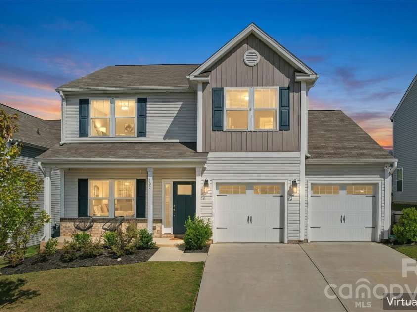 107 Mooring Drive, Statesville, NC 28677.  MLS# CAR4422661, YatesRealty ID 49878. 