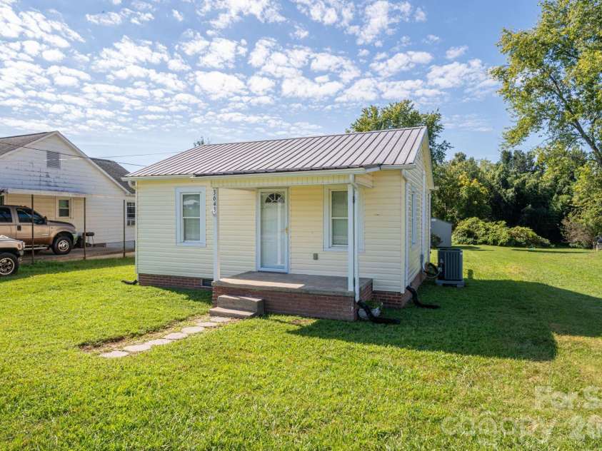 3643 Icard Rhodhiss Road, Connelly Springs, NC 28612.  MLS# CAR4422931, YatesRealty ID 49879. 