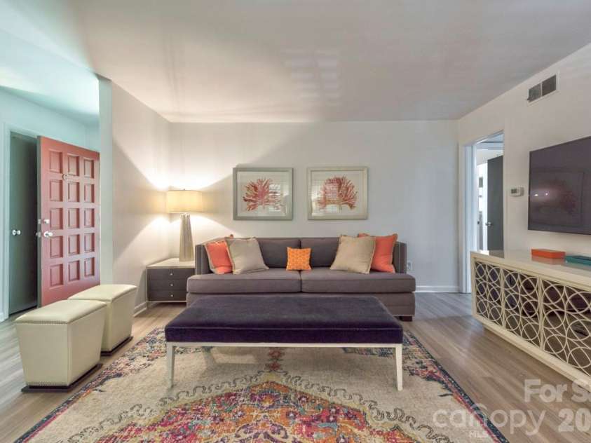 4604 Coronado Drive, Charlotte, NC 28212.  MLS# CAR4421461, YatesRealty ID 49880. 