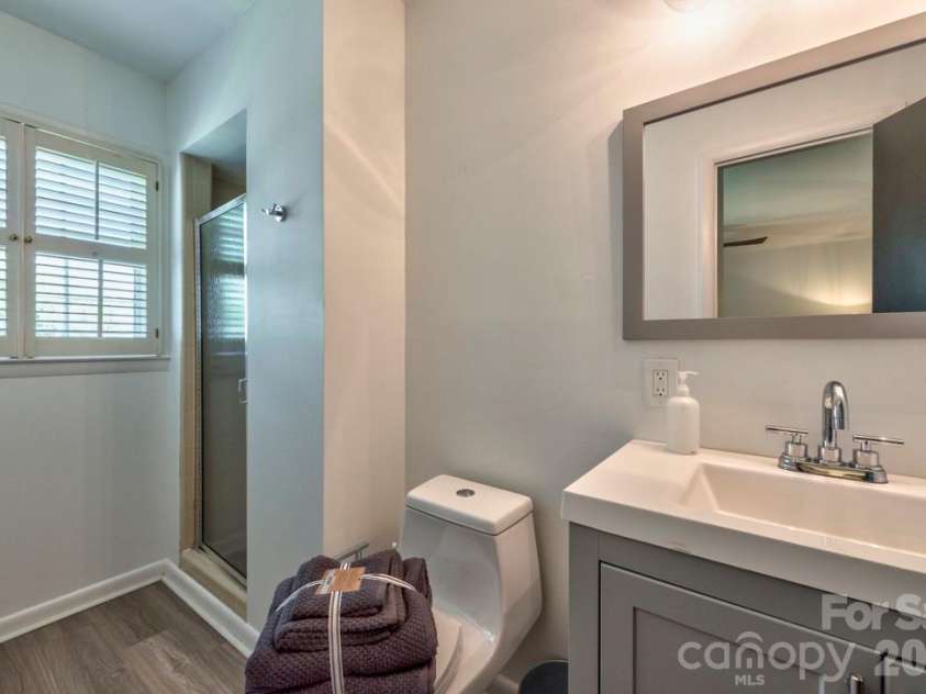 4604 Coronado Drive, Charlotte, NC 28212.  MLS# CAR4421461, YatesRealty ID 49880. 