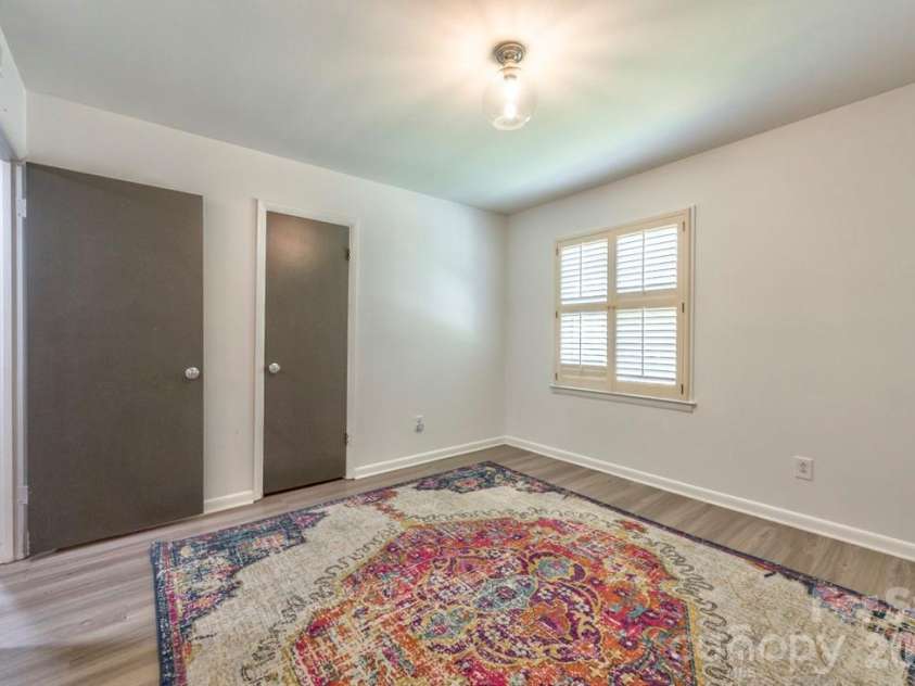 4604 Coronado Drive, Charlotte, NC 28212.  MLS# CAR4421461, YatesRealty ID 49880. 