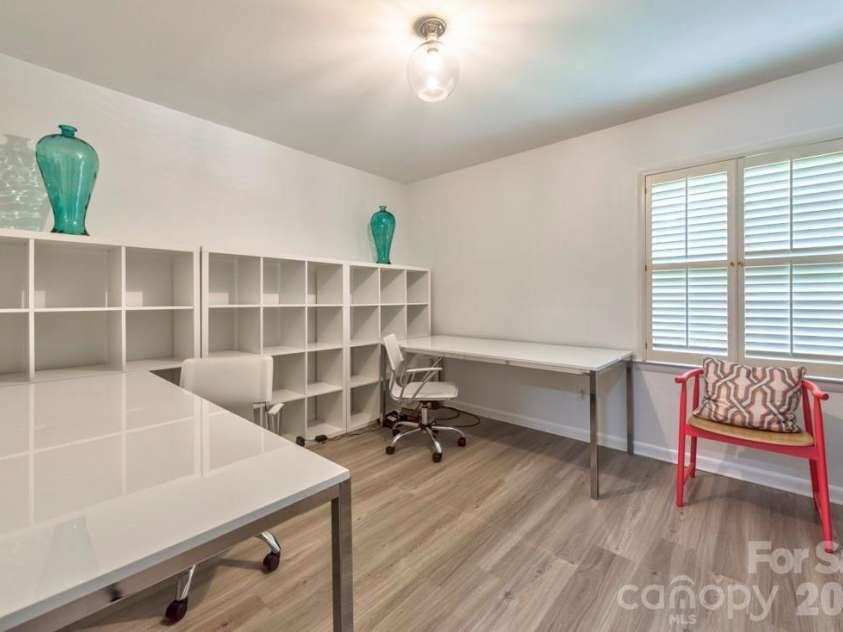 4604 Coronado Drive, Charlotte, NC 28212.  MLS# CAR4421461, YatesRealty ID 49880. 