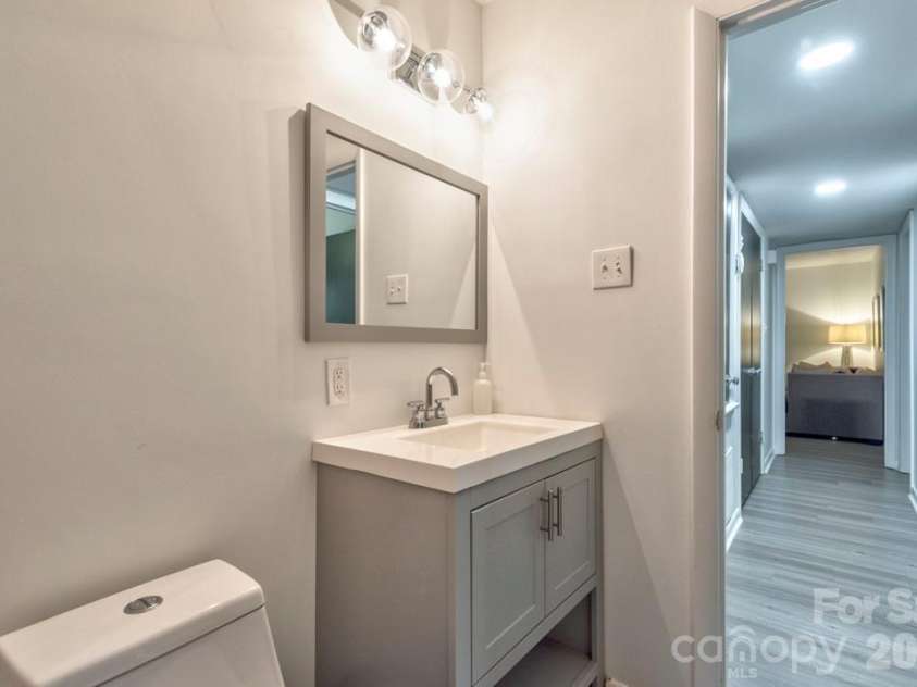 4604 Coronado Drive, Charlotte, NC 28212.  MLS# CAR4421461, YatesRealty ID 49880. 