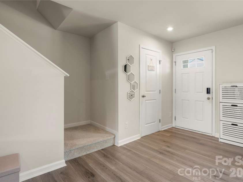 4101 Wild Ridge Drive, Charlotte, NC 28215.  MLS# CAR4422271, YatesRealty ID 49883. 