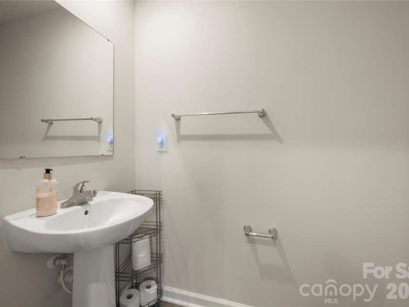 4101 Wild Ridge Drive, Charlotte, NC 28215.  MLS# CAR4422271, YatesRealty ID 49883. 