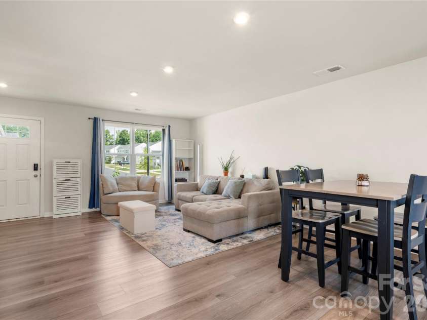 4101 Wild Ridge Drive, Charlotte, NC 28215.  MLS# CAR4422271, YatesRealty ID 49883. 