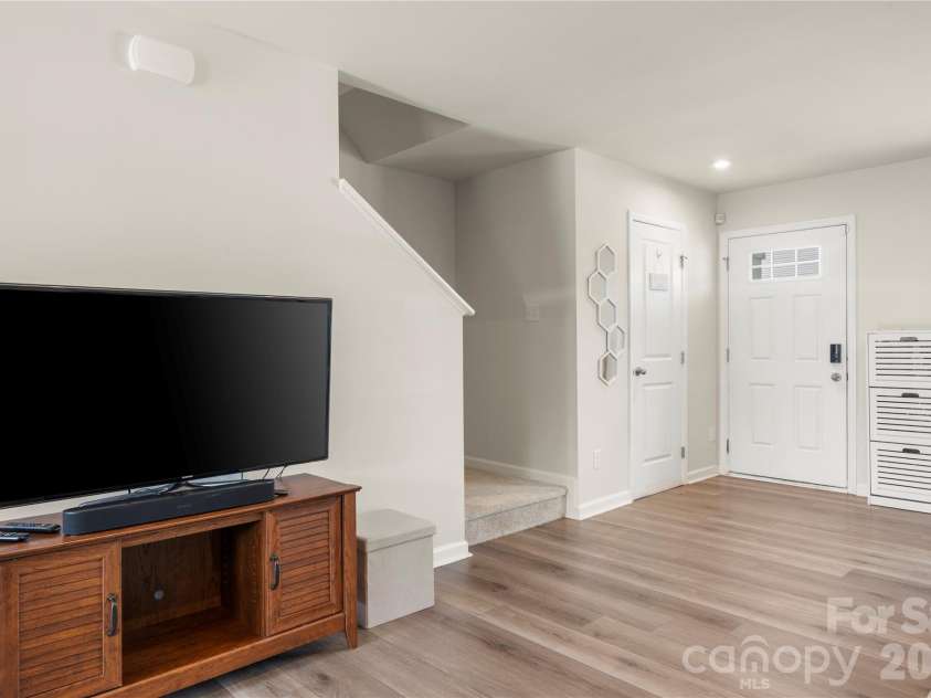 4101 Wild Ridge Drive, Charlotte, NC 28215.  MLS# CAR4422271, YatesRealty ID 49883. 
