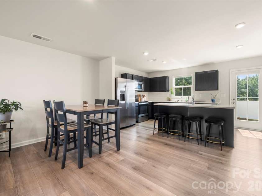4101 Wild Ridge Drive, Charlotte, NC 28215.  MLS# CAR4422271, YatesRealty ID 49883. 