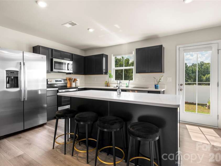 4101 Wild Ridge Drive, Charlotte, NC 28215.  MLS# CAR4422271, YatesRealty ID 49883. 