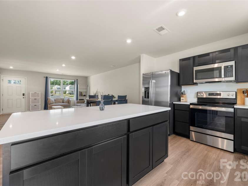 4101 Wild Ridge Drive, Charlotte, NC 28215.  MLS# CAR4422271, YatesRealty ID 49883. 