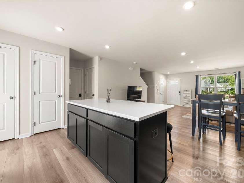 4101 Wild Ridge Drive, Charlotte, NC 28215.  MLS# CAR4422271, YatesRealty ID 49883. 