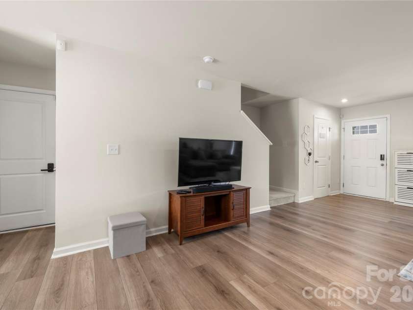4101 Wild Ridge Drive, Charlotte, NC 28215.  MLS# CAR4422271, YatesRealty ID 49883. 