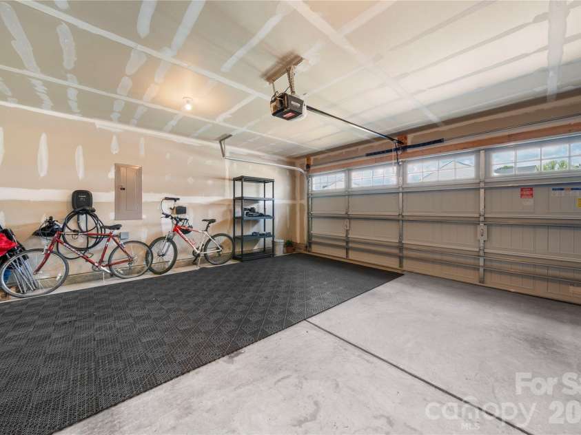 4101 Wild Ridge Drive, Charlotte, NC 28215.  MLS# CAR4422271, YatesRealty ID 49883. 