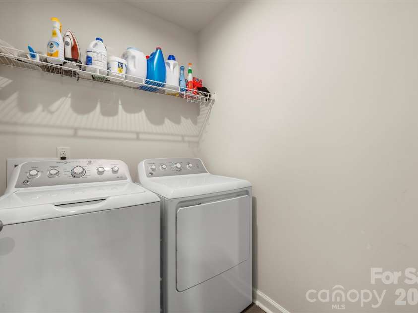 4101 Wild Ridge Drive, Charlotte, NC 28215.  MLS# CAR4422271, YatesRealty ID 49883. 
