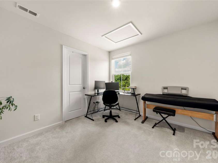 4101 Wild Ridge Drive, Charlotte, NC 28215.  MLS# CAR4422271, YatesRealty ID 49883. 