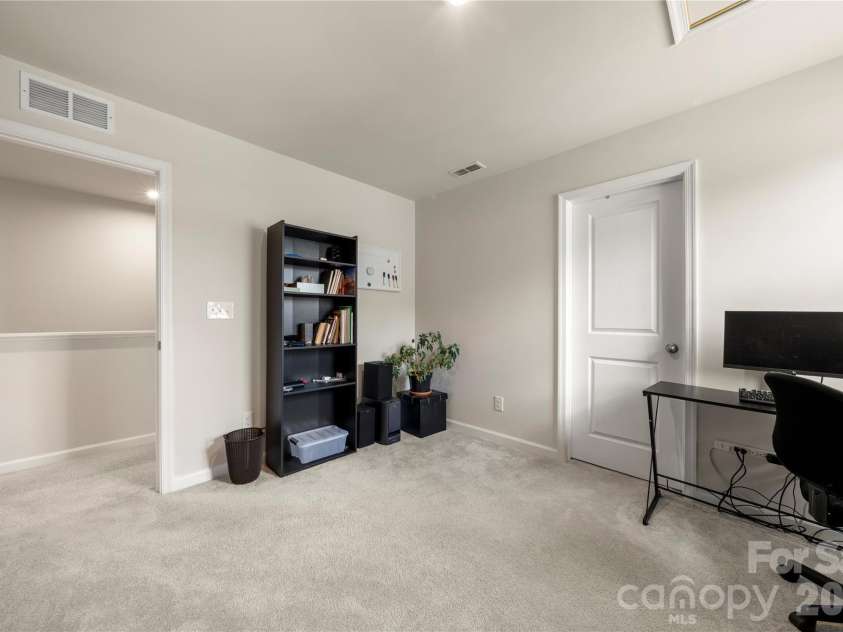 4101 Wild Ridge Drive, Charlotte, NC 28215.  MLS# CAR4422271, YatesRealty ID 49883. 