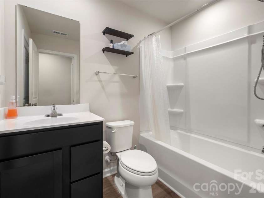 4101 Wild Ridge Drive, Charlotte, NC 28215.  MLS# CAR4422271, YatesRealty ID 49883. 