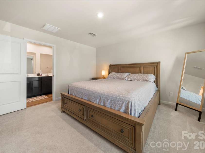 4101 Wild Ridge Drive, Charlotte, NC 28215.  MLS# CAR4422271, YatesRealty ID 49883. 