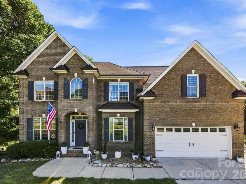 5506 Thistlebrook Court, Gastonia, NC 28056.  MLS# CAR4419201, YatesRealty ID 49885. 