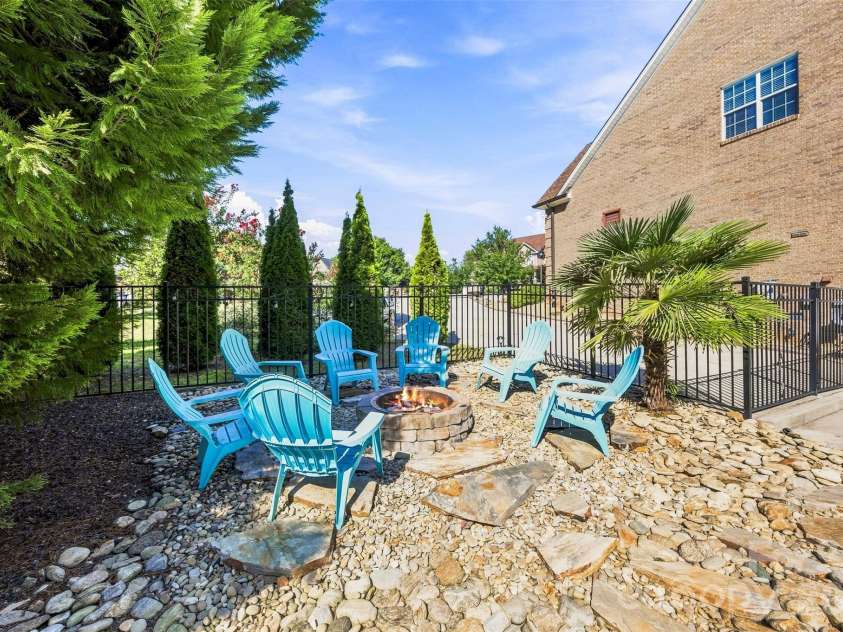 5506 Thistlebrook Court, Gastonia, NC 28056.  MLS# CAR4419201, YatesRealty ID 49885. 