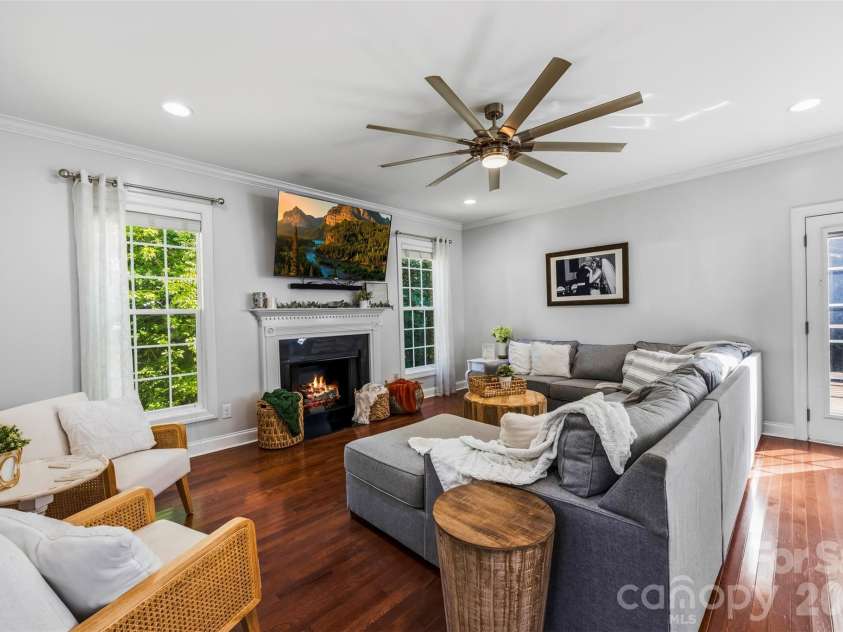 5506 Thistlebrook Court, Gastonia, NC 28056.  MLS# CAR4419201, YatesRealty ID 49885. 
