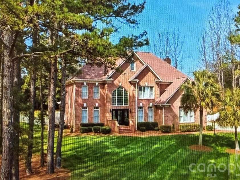 6041 Bluebird Hill Lane, Matthews, NC 28104.  MLS# CAR4413086, YatesRealty ID 49886. 