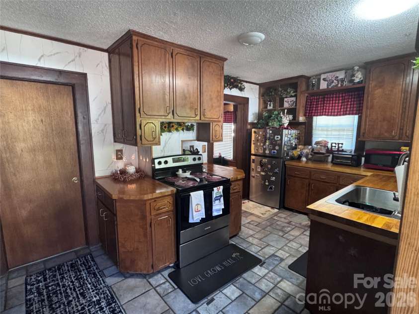 106 Myrtle Street, Morganton, NC 28655.  MLS# CAR4422677, YatesRealty ID 49887. Kitchen (current)