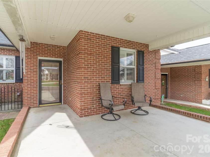 3846 Azalea Trail, Denver, NC 28037.  MLS# CAR4354328, YatesRealty ID 4989. 