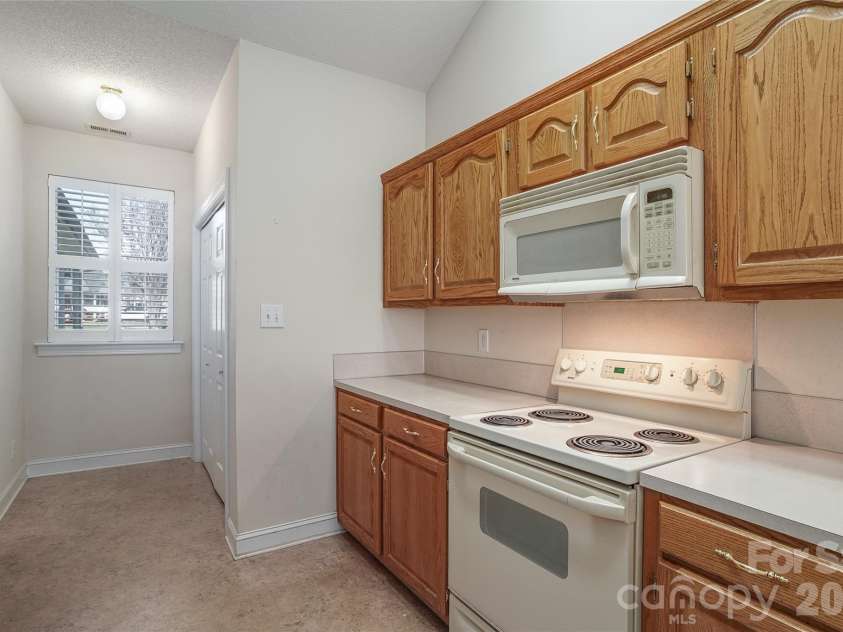 3846 Azalea Trail, Denver, NC 28037.  MLS# CAR4354328, YatesRealty ID 4989. 