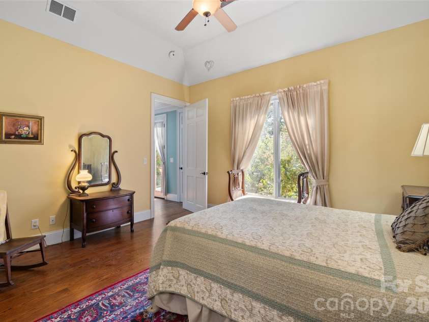 598 Old Toll Road, Asheville, NC 28804.  MLS# CAR4423120, YatesRealty ID 49890. 3rd Ensuite Bedroom