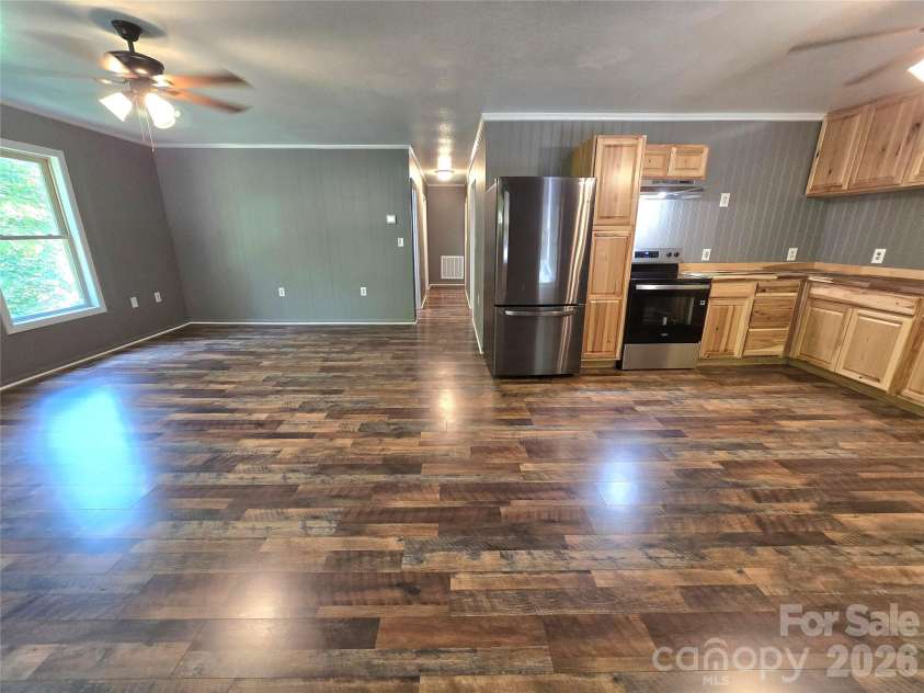 141 Silver Fox Drive, Cullowhee, NC 28723.  MLS# CAR4422320, YatesRealty ID 49891. 