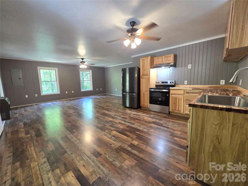 141 Silver Fox Drive, Cullowhee, NC 28723.  MLS# CAR4422320, YatesRealty ID 49891. 