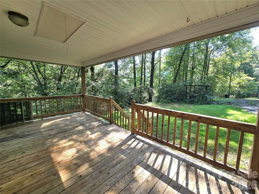 141 Silver Fox Drive, Cullowhee, NC 28723.  MLS# CAR4422320, YatesRealty ID 49891. 